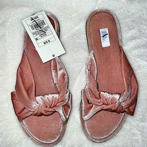 Brand New! Perfect for every occasion! Wear it this Spring and Summer Season!